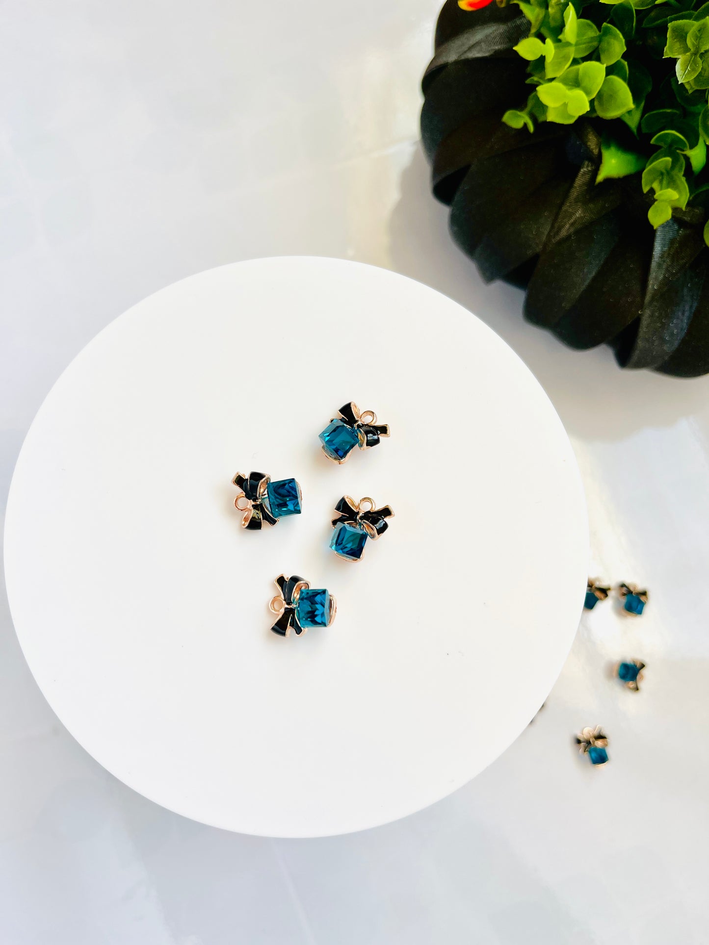 Blue cube bow charms no2 gold plate alloy charm