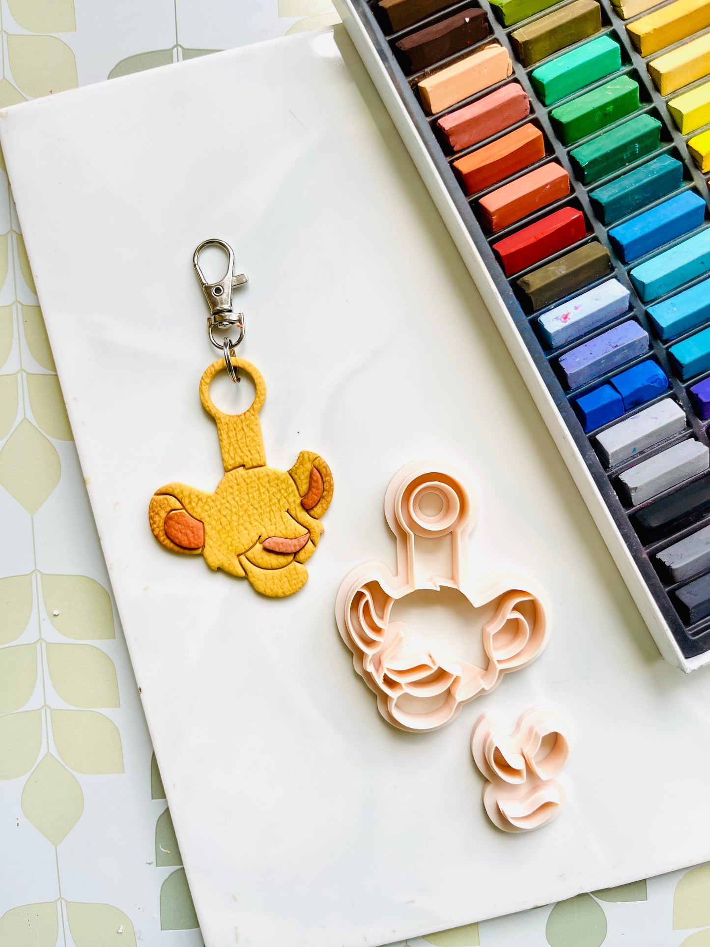 Lion cub keychain cutter