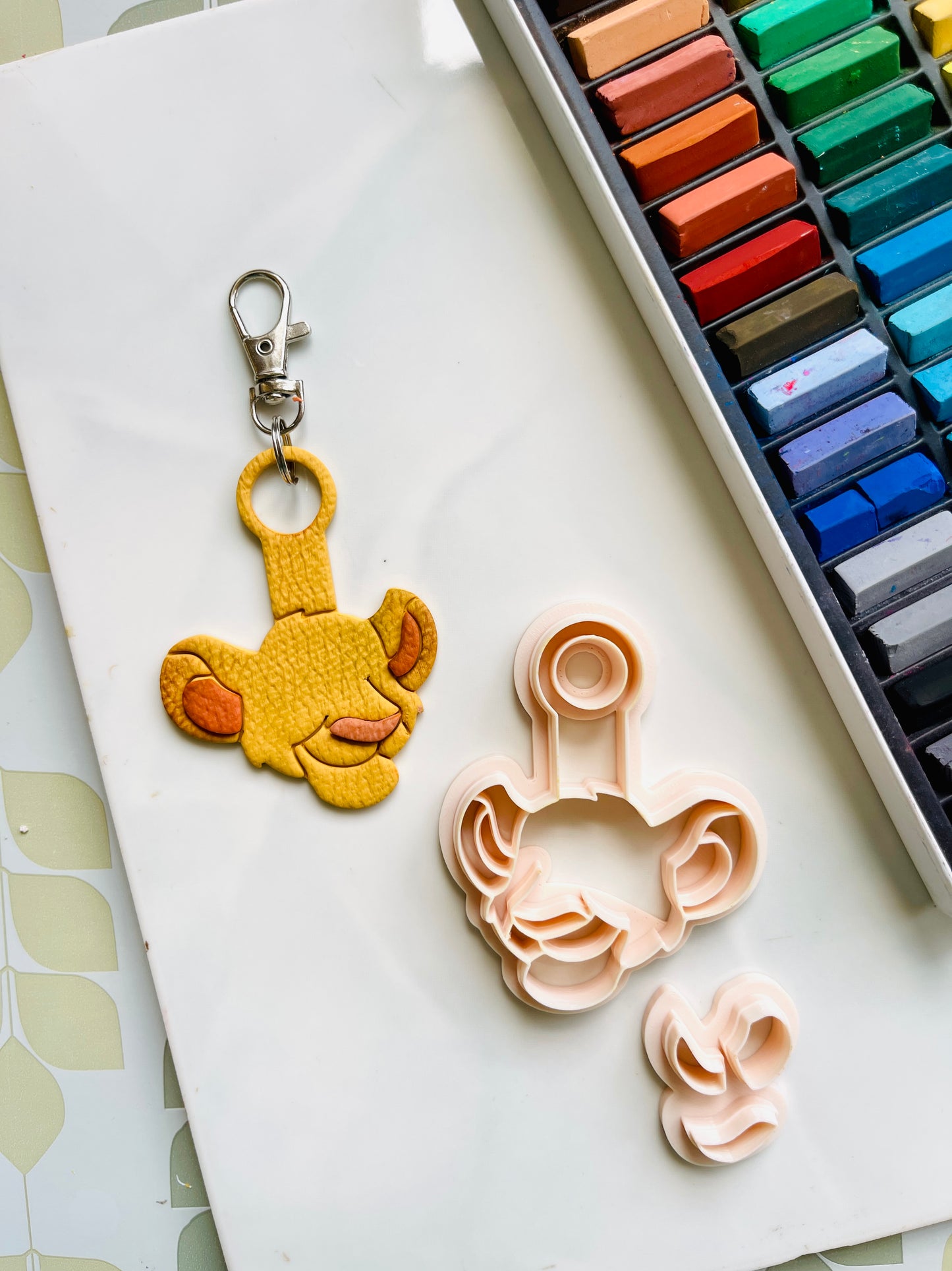 Lion cub keychain cutter