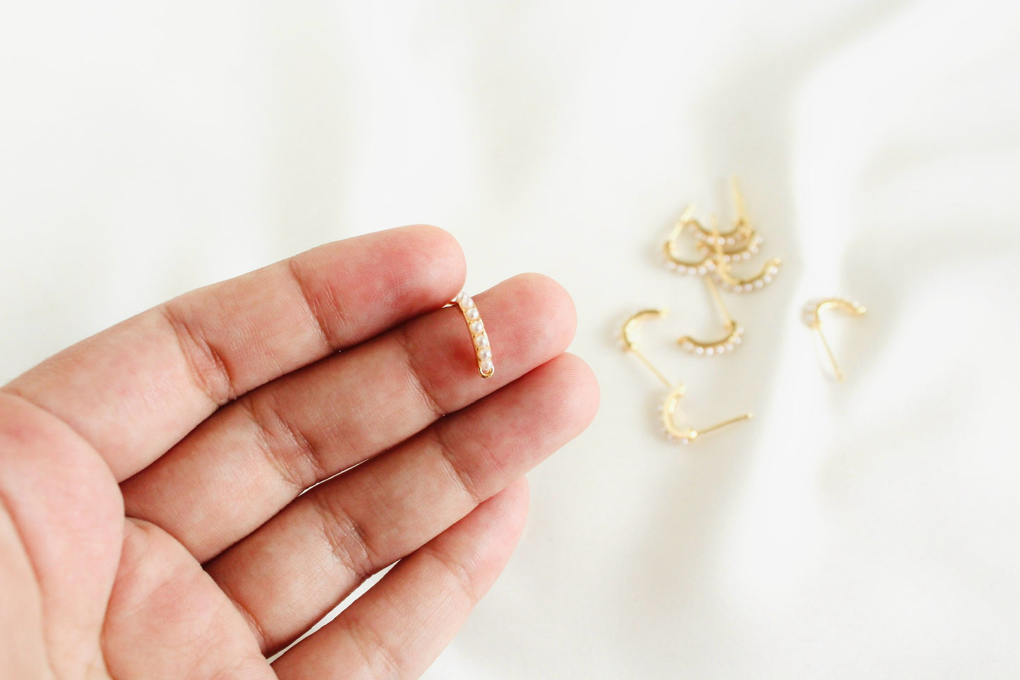 Pearl hoop post 18k ( 2pcs )
