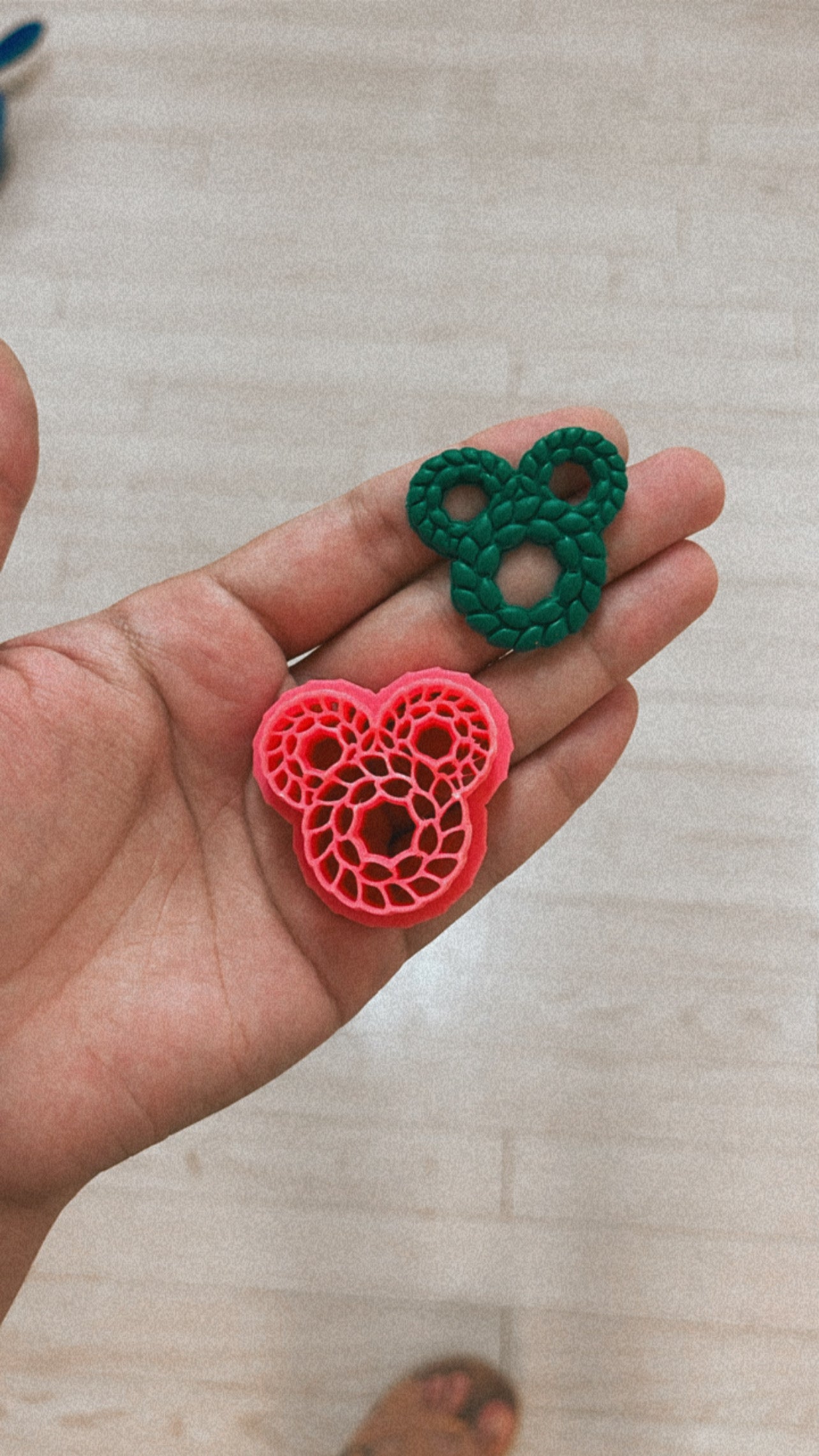 Micky wreath cutter
