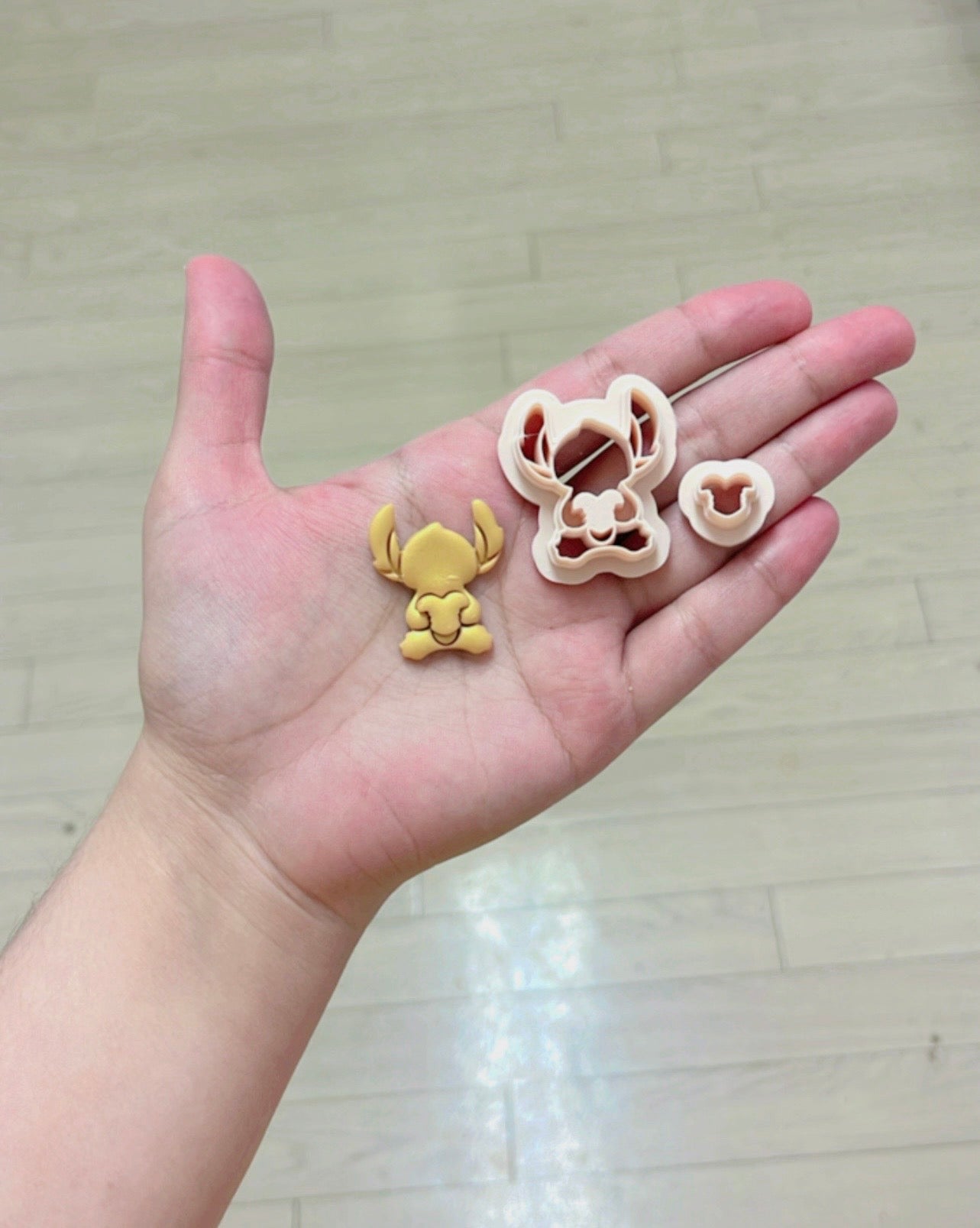 cute alien with heart cutter #cawh1