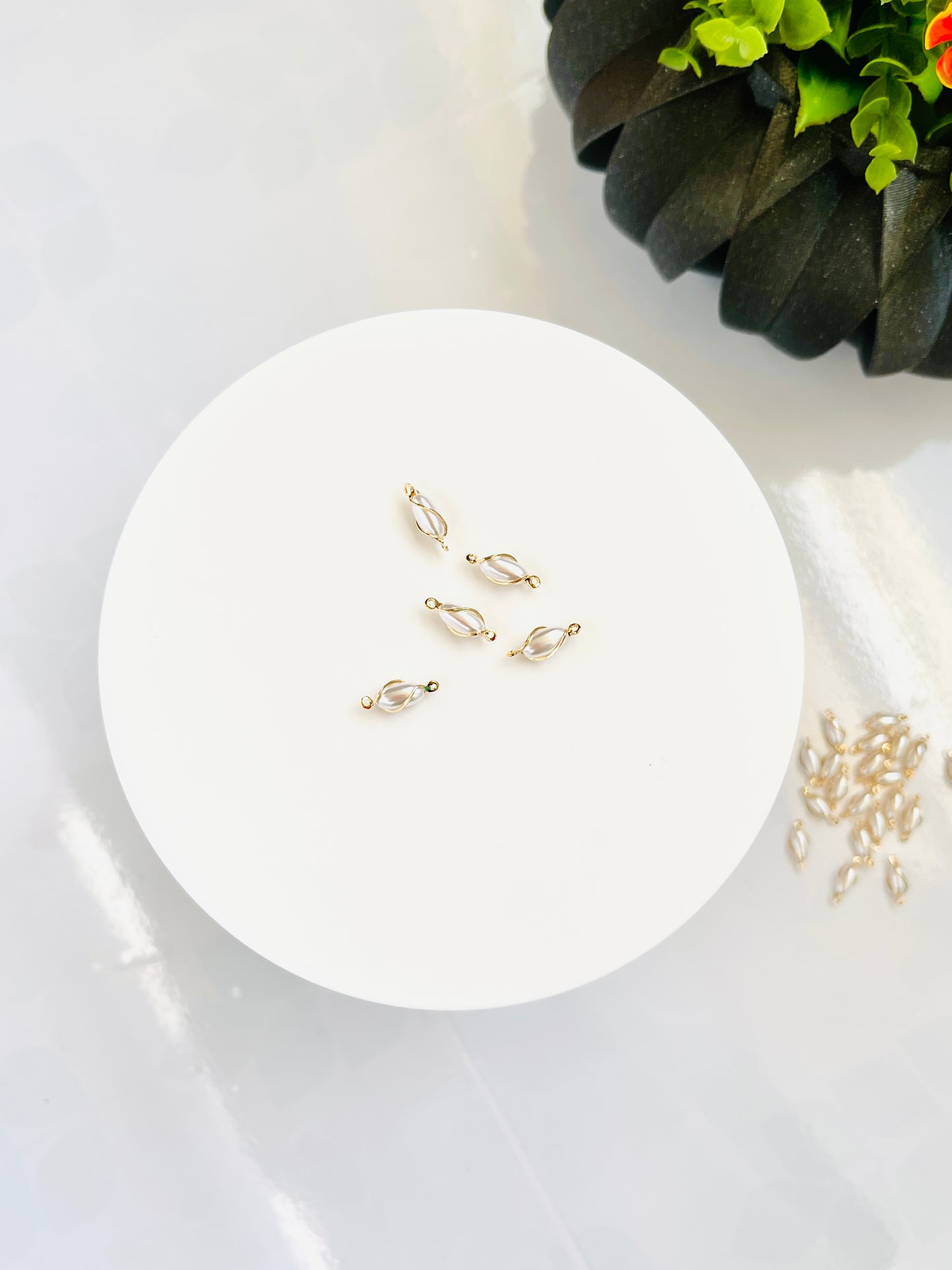 14 k pearl connector charm