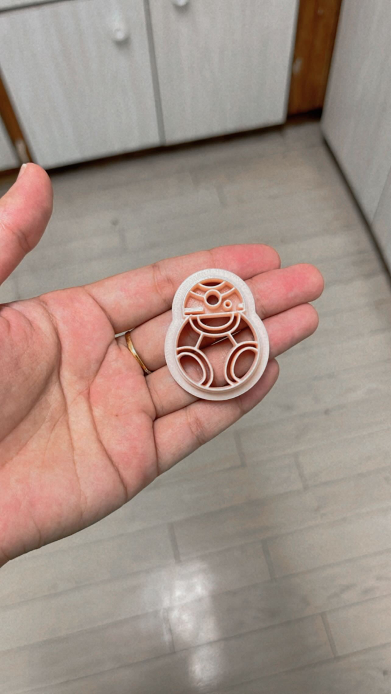 Orange droid cutter