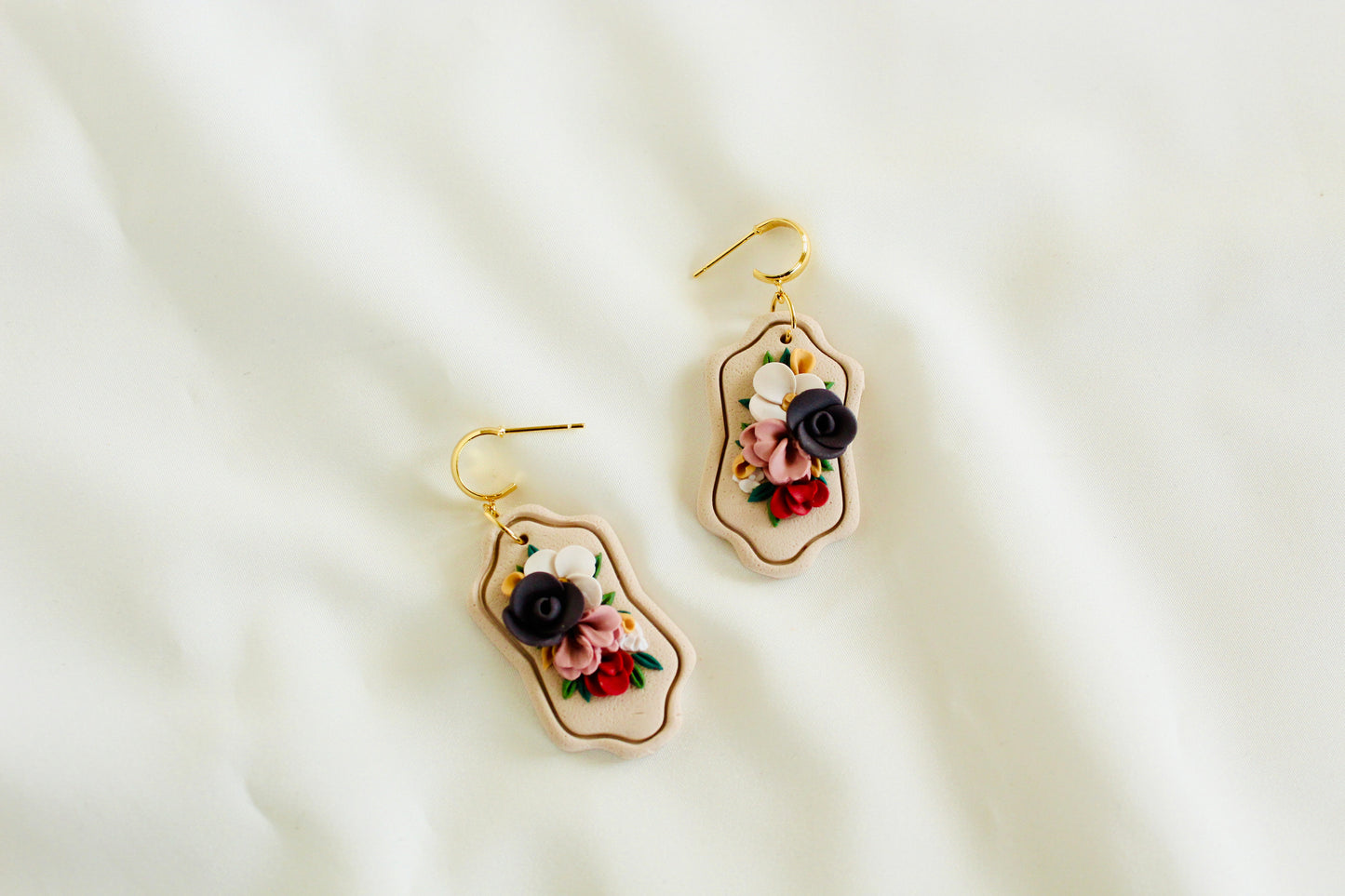 Beach theme floral hoop dangle