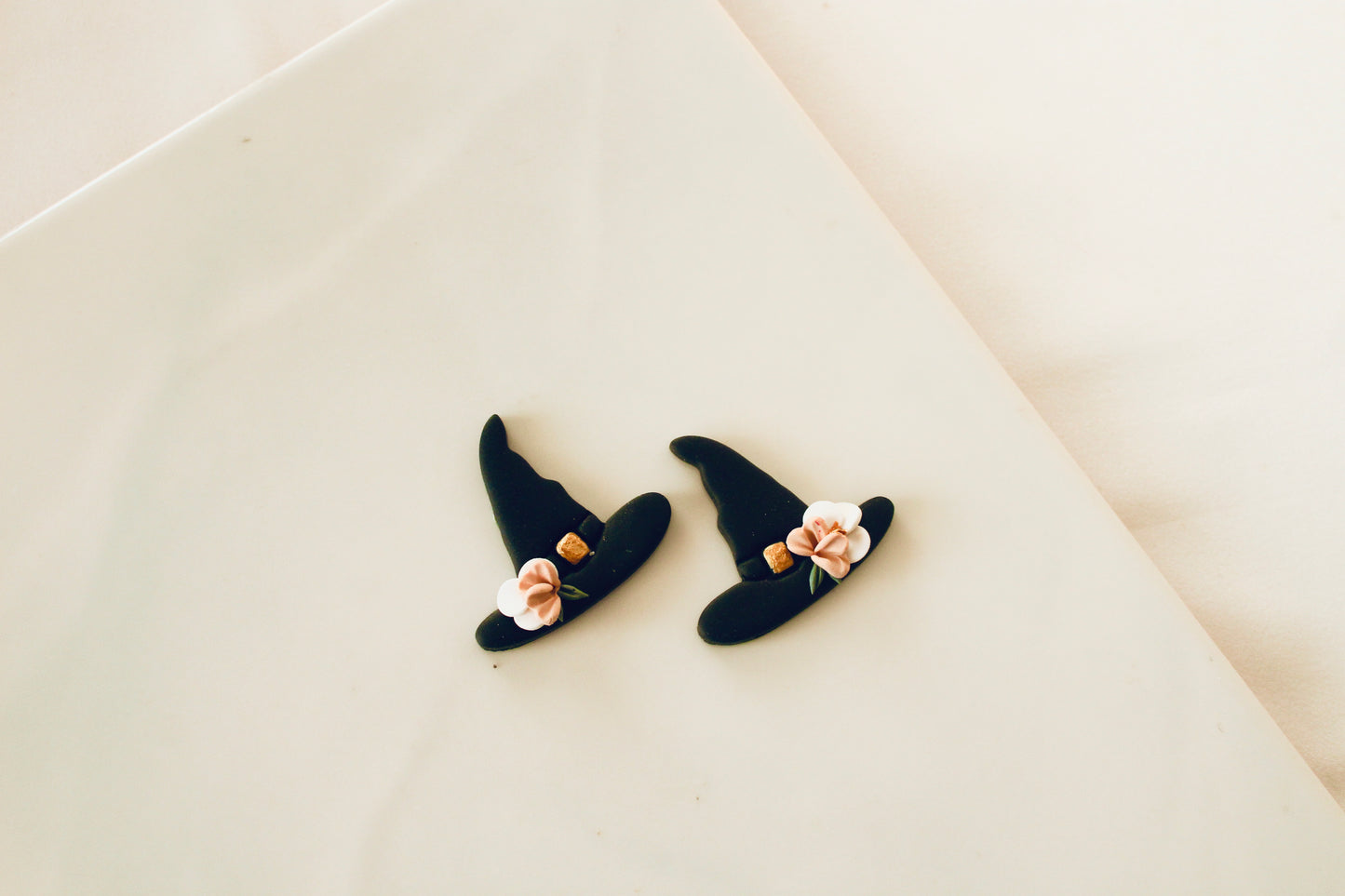 Witch hat cutter