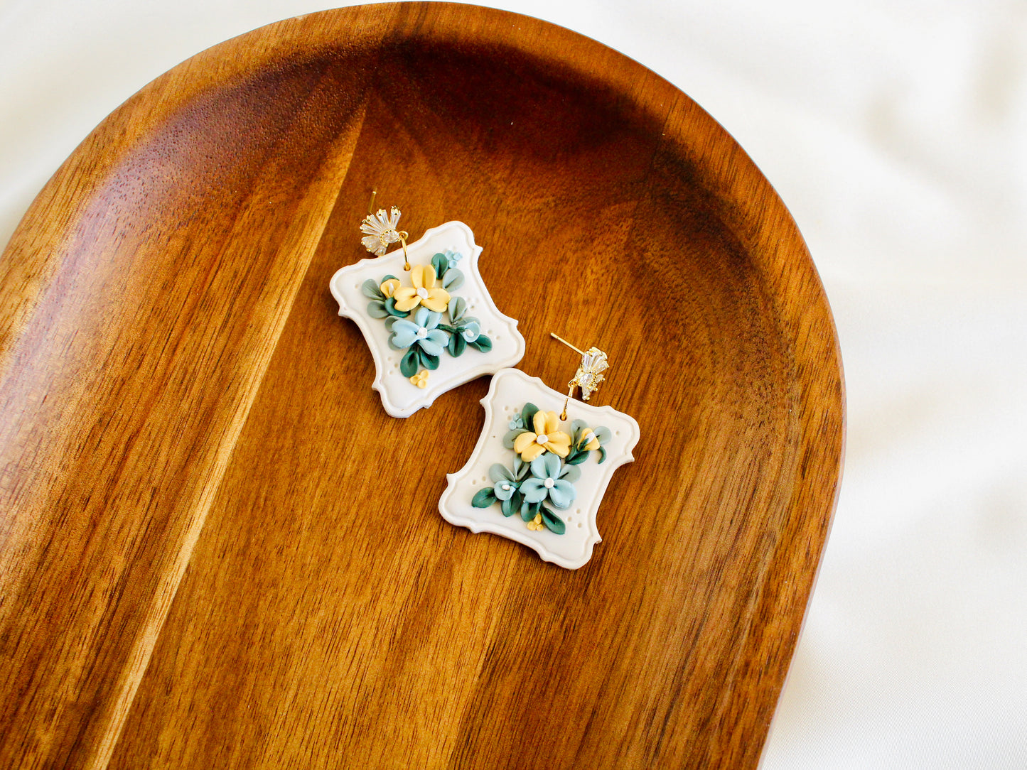 Alice floral garden earrings