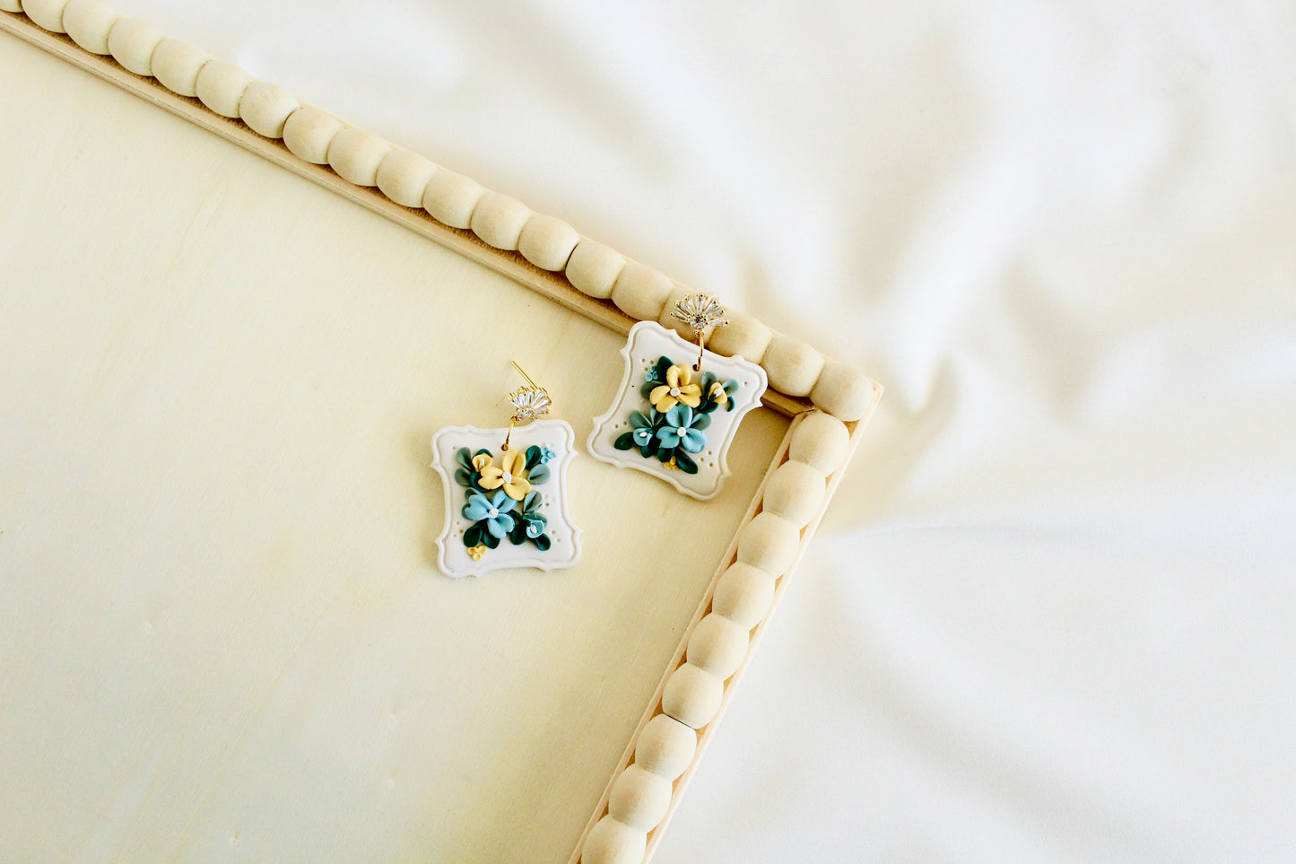 Alice floral garden earrings