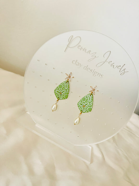 Elegant Tiana Pearl dangle earrings | princes Tiana inspired earrings