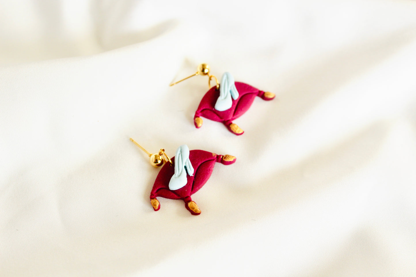 Royal shoe earrings