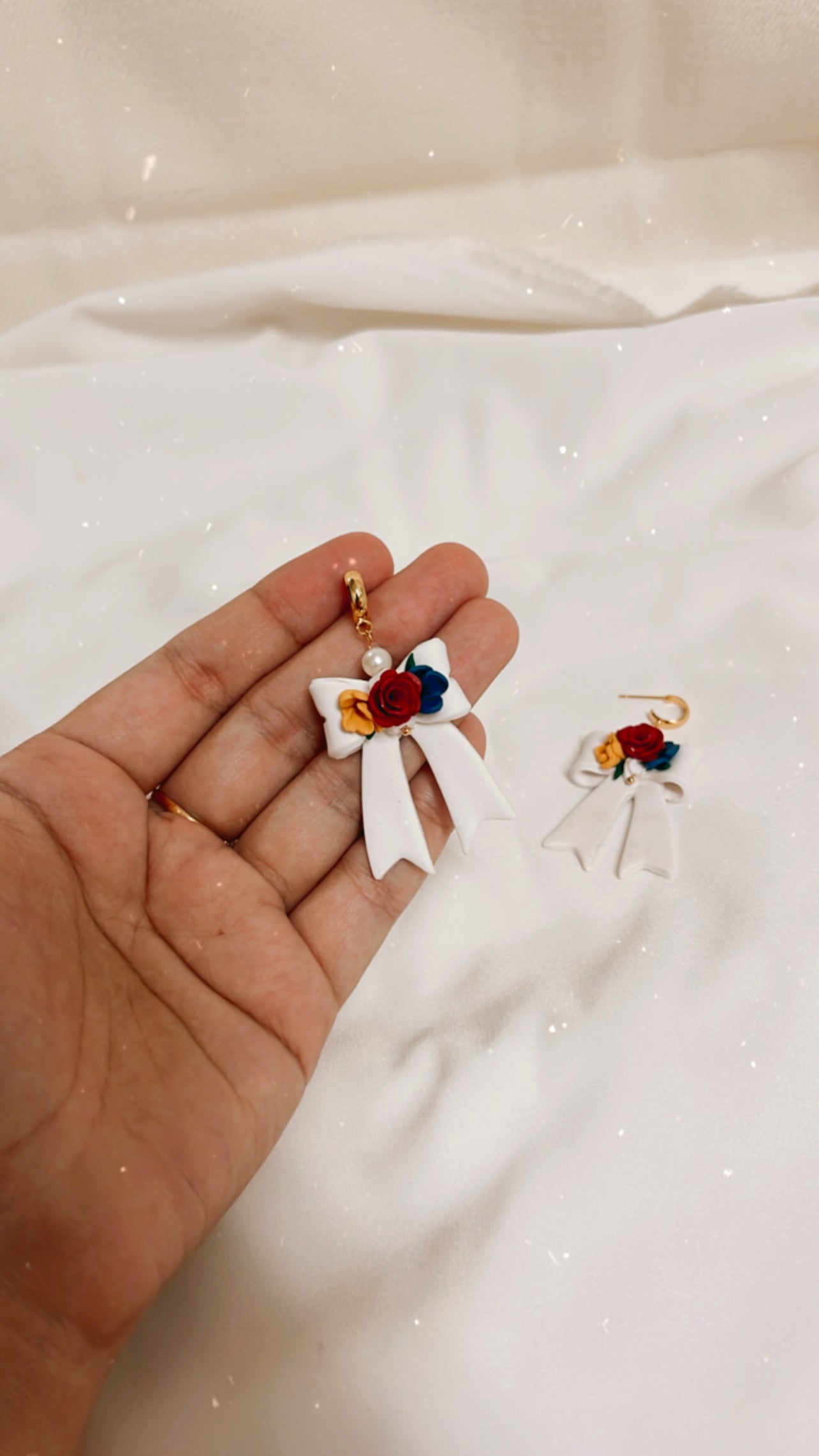 Snow White floral bow earrings