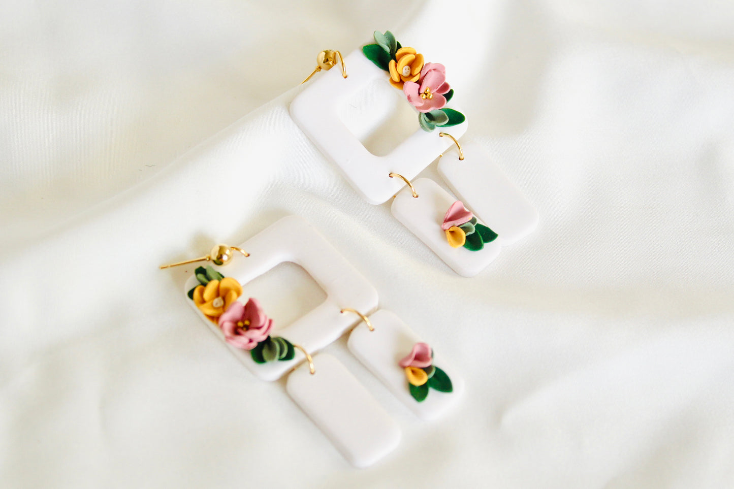 Sila floral dangle earrings