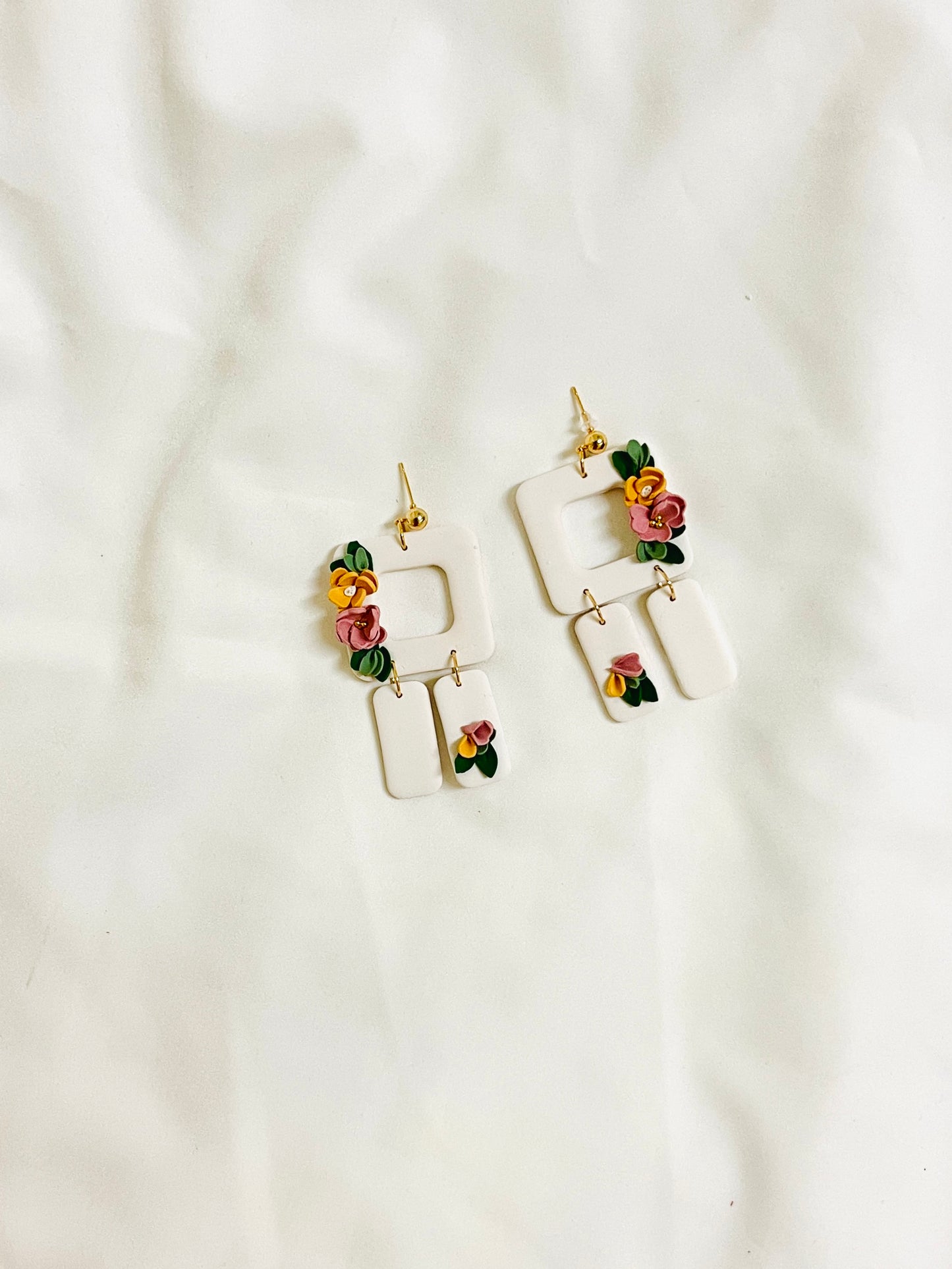 Sila floral dangle earrings