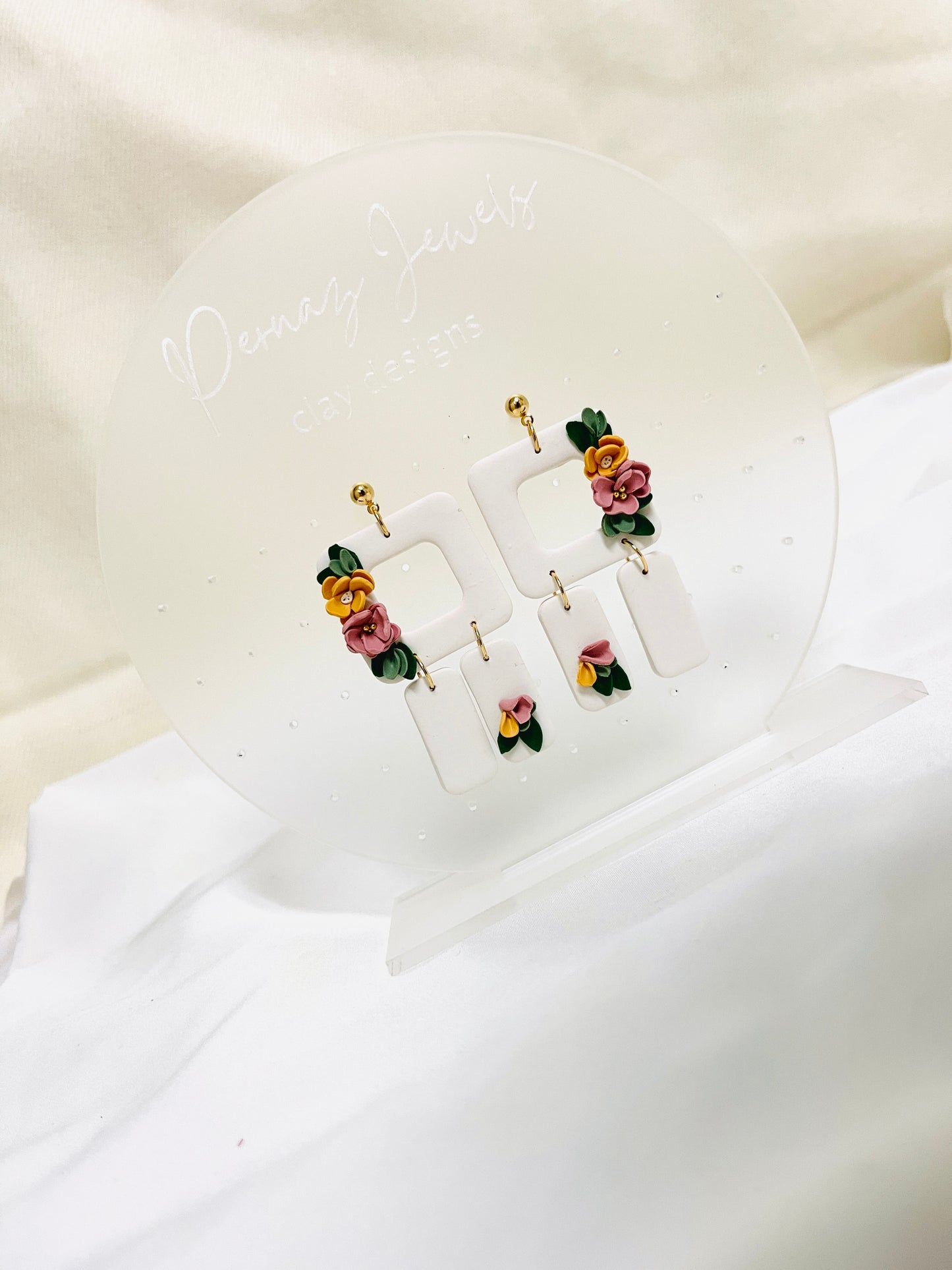 Sila floral dangle earrings