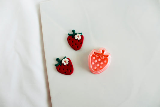 strawberry cutter