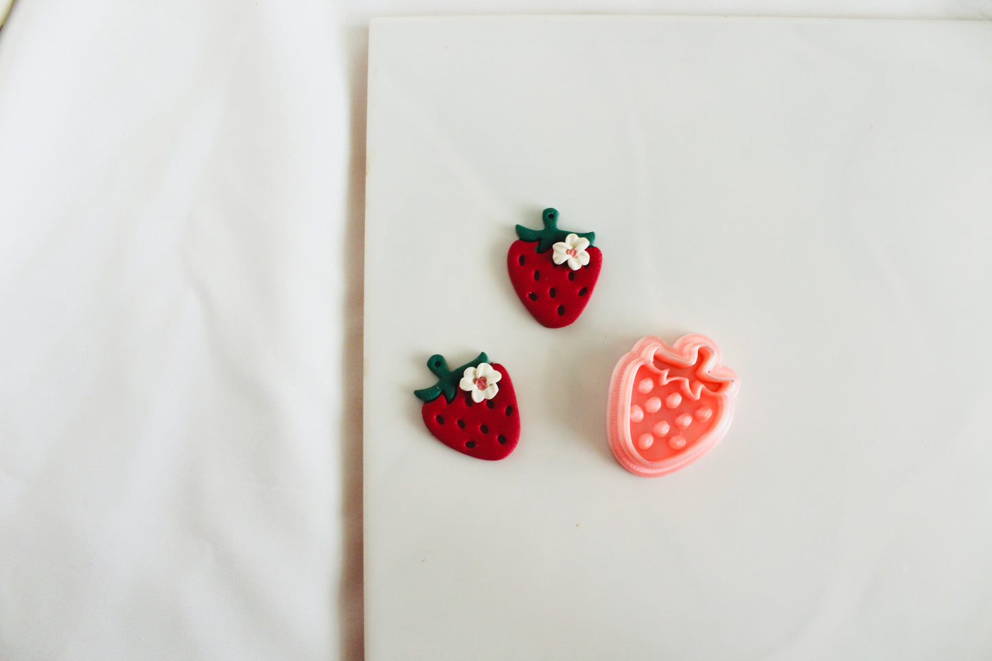 strawberry cutter