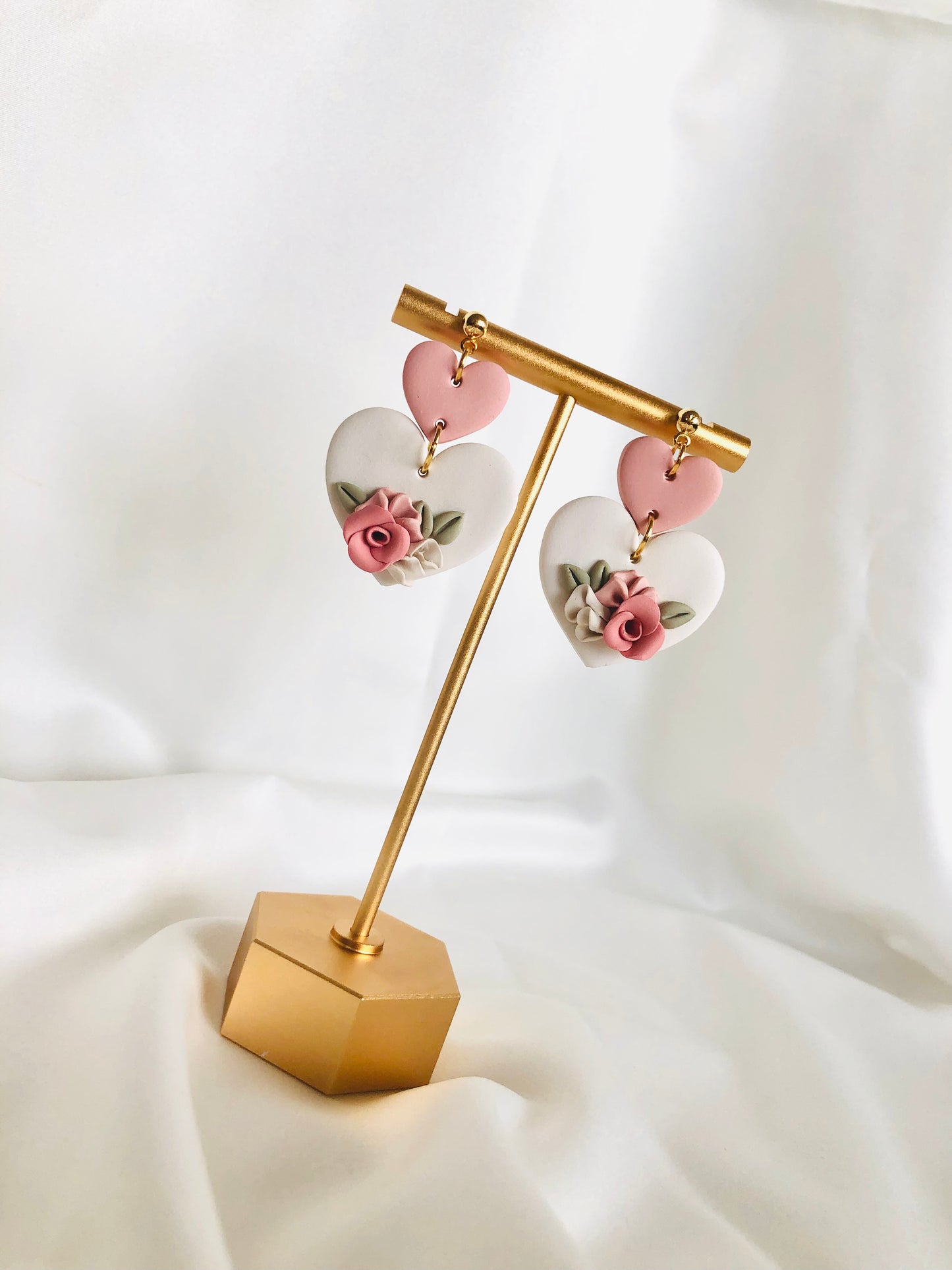 Valentines heart earrings, dusty pink floral heart clay earrings , valentines love Dangles , valentines gift for her , clay heart earrings