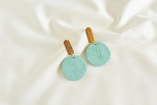 Daisy floral text earrings