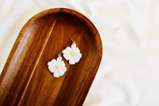wild daisy flower earrings